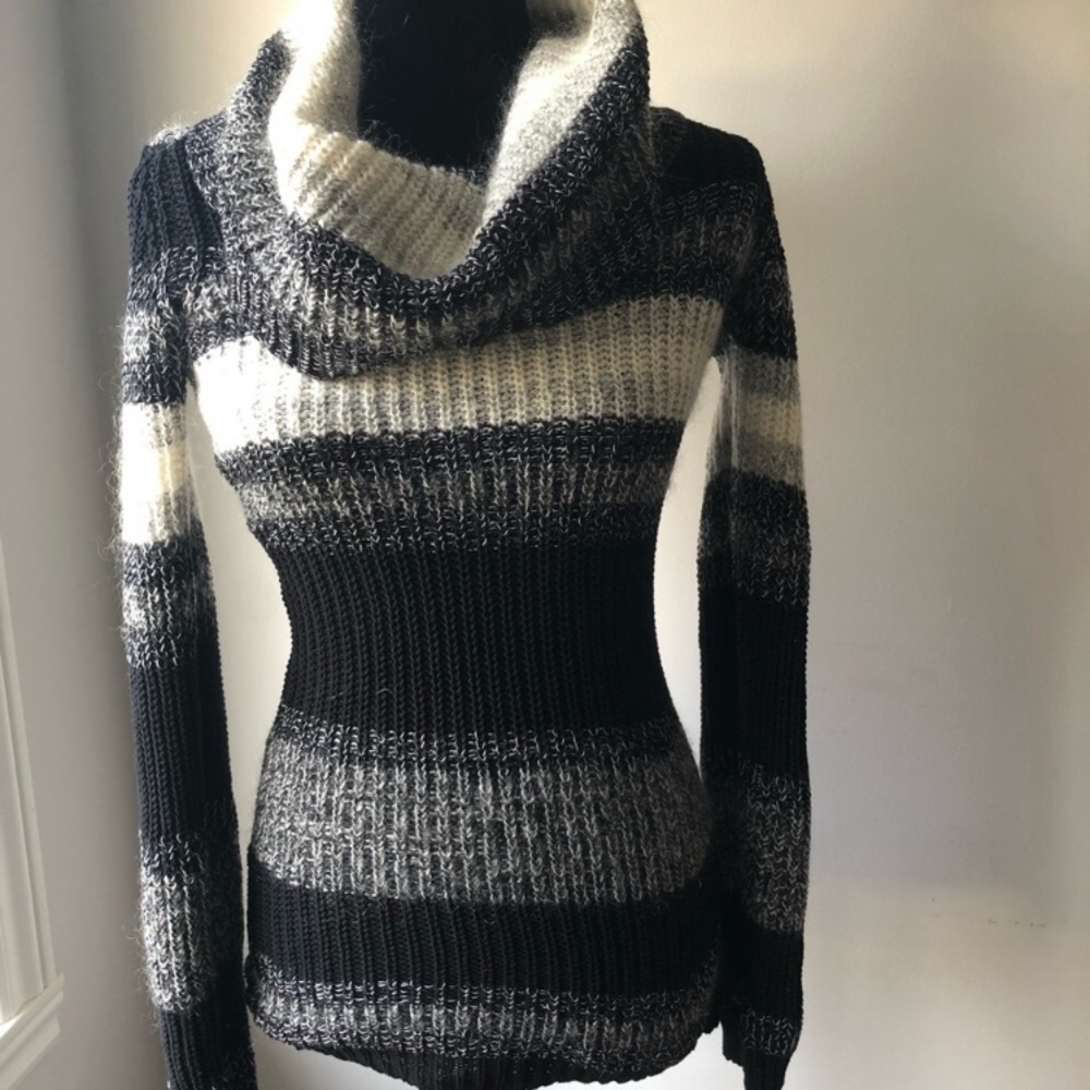 Le Chateau Sweater XXS